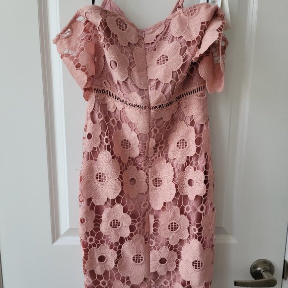 Misguided Floral Dress off shoulder - Picture 4 of 4